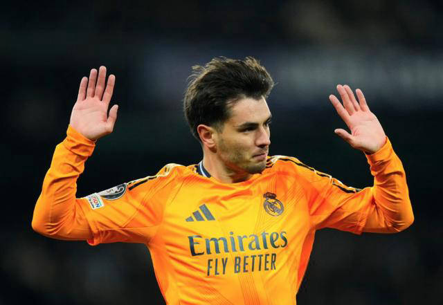 皇马右边锋悬念：布拉欣-迪亚斯还是马斯坦托诺成主力选择？